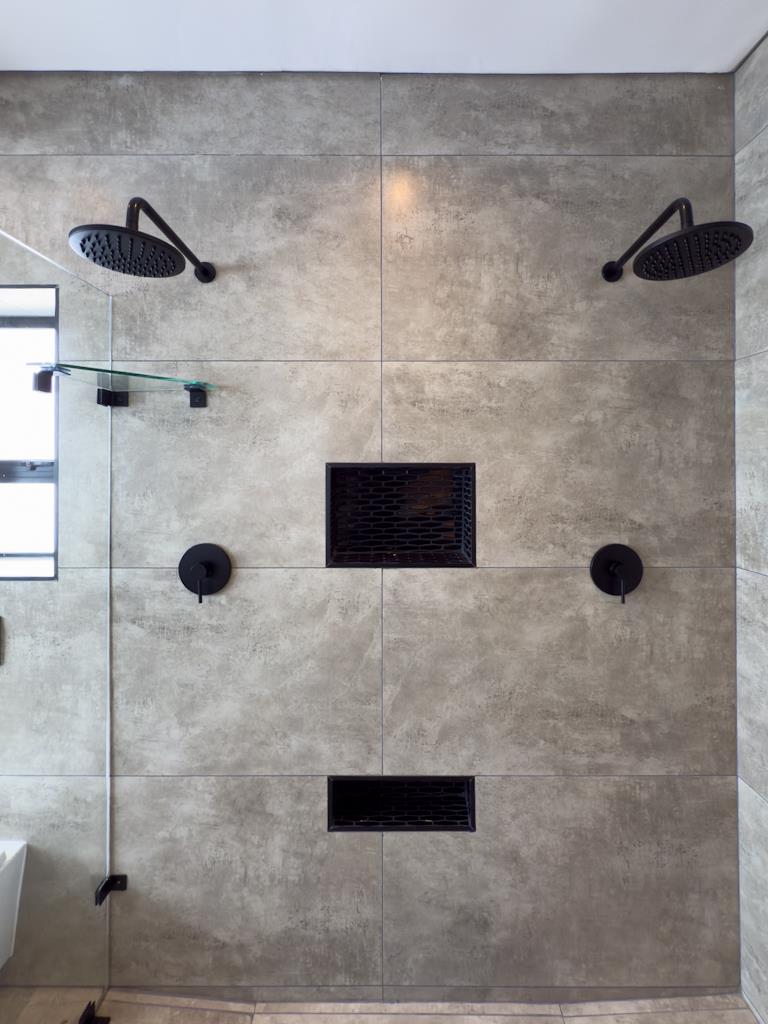 5 Bedroom Property for Sale in Midstream Estate Gauteng