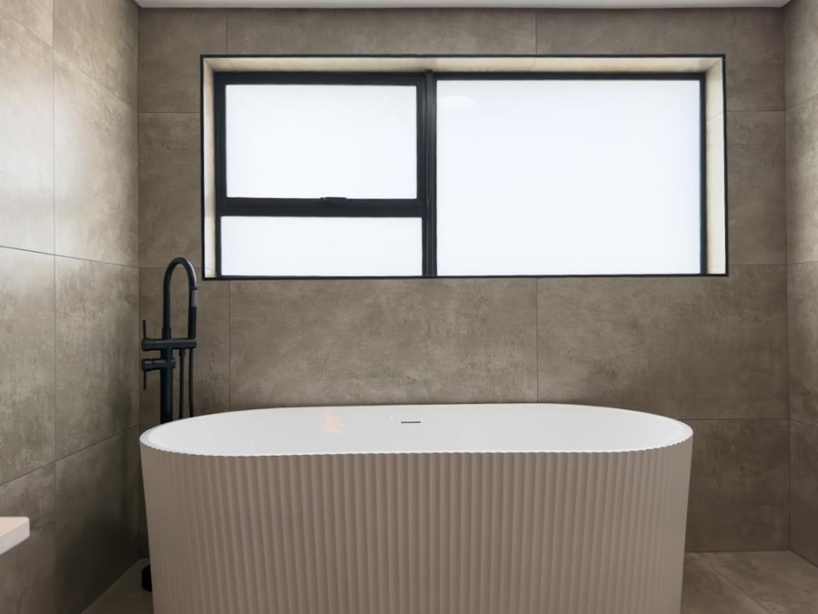 5 Bedroom Property for Sale in Midstream Estate Gauteng