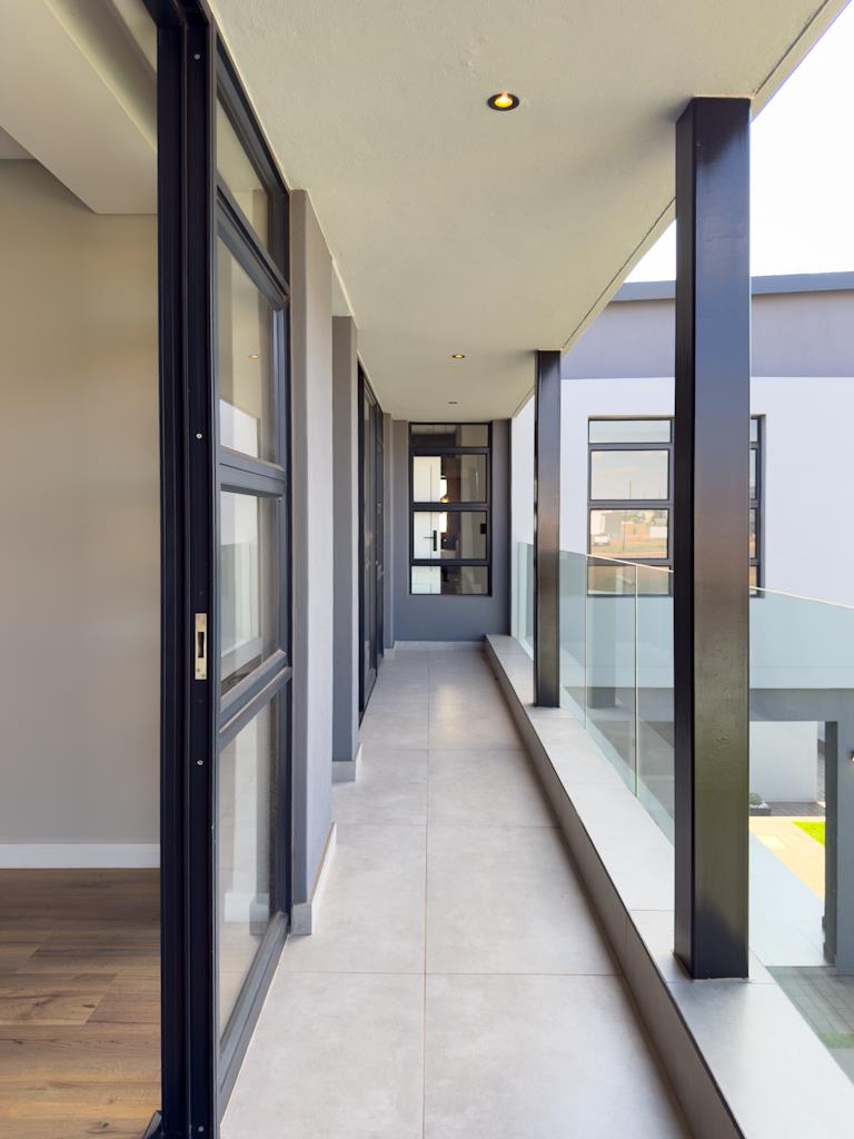 5 Bedroom Property for Sale in Midstream Estate Gauteng