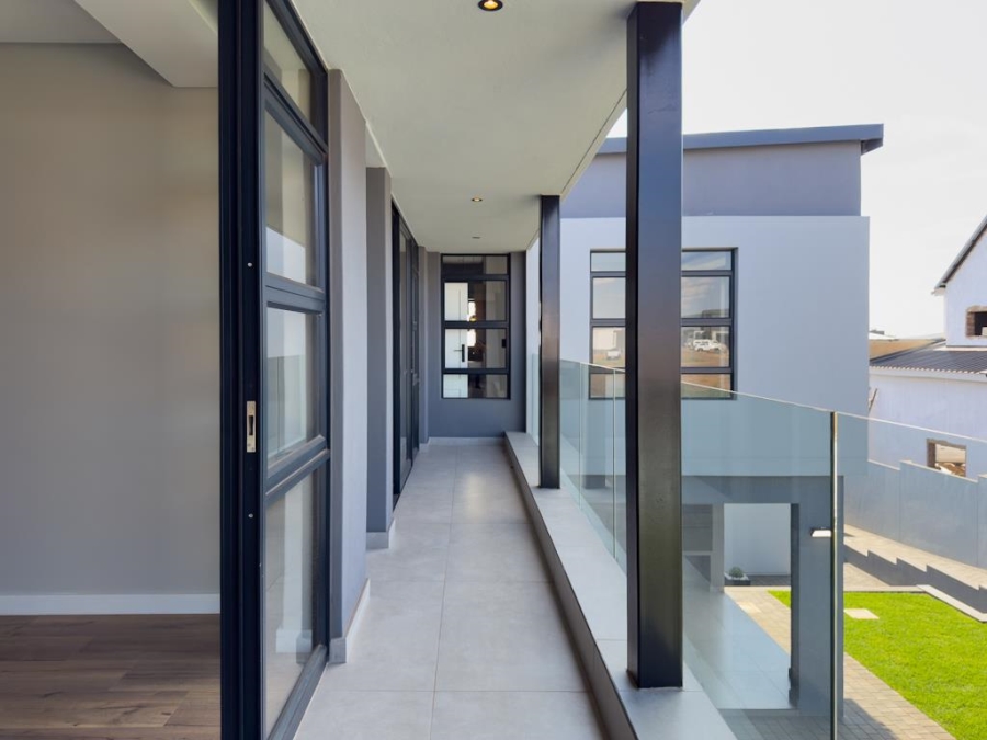 5 Bedroom Property for Sale in Midstream Estate Gauteng