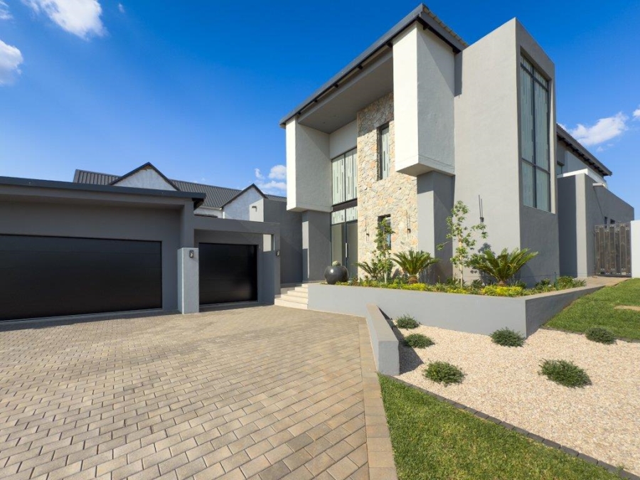 5 Bedroom Property for Sale in Midstream Estate Gauteng