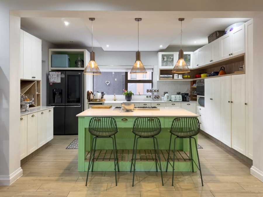 5 Bedroom Property for Sale in Midlands Estate Gauteng