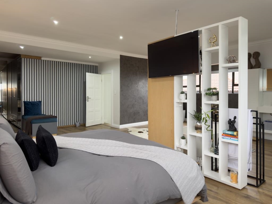 5 Bedroom Property for Sale in Midlands Estate Gauteng