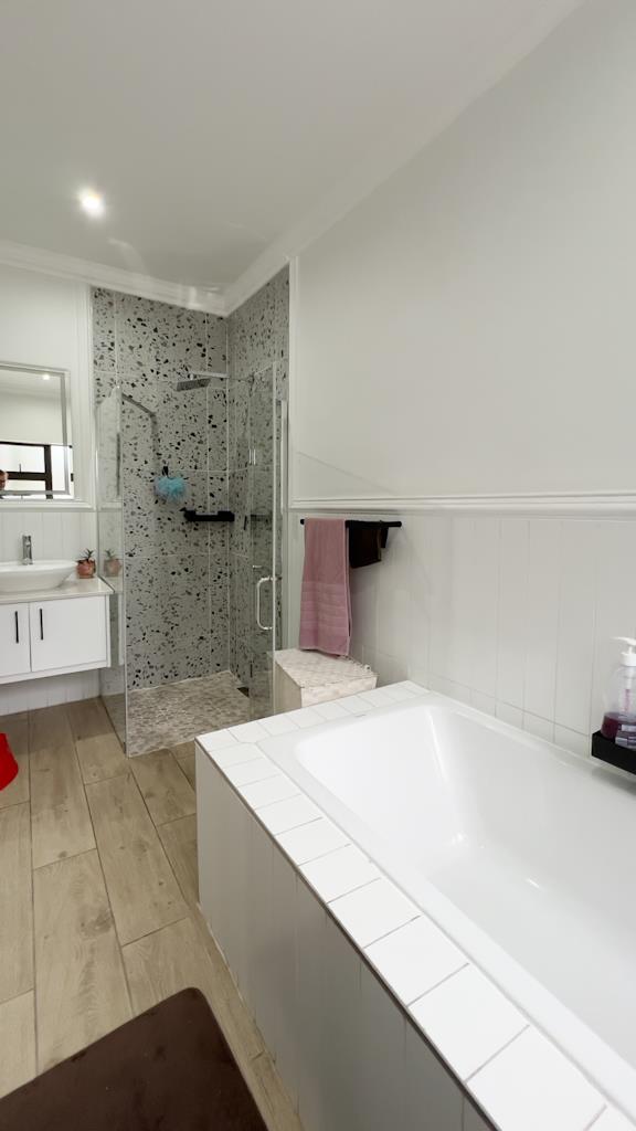 5 Bedroom Property for Sale in Midlands Estate Gauteng