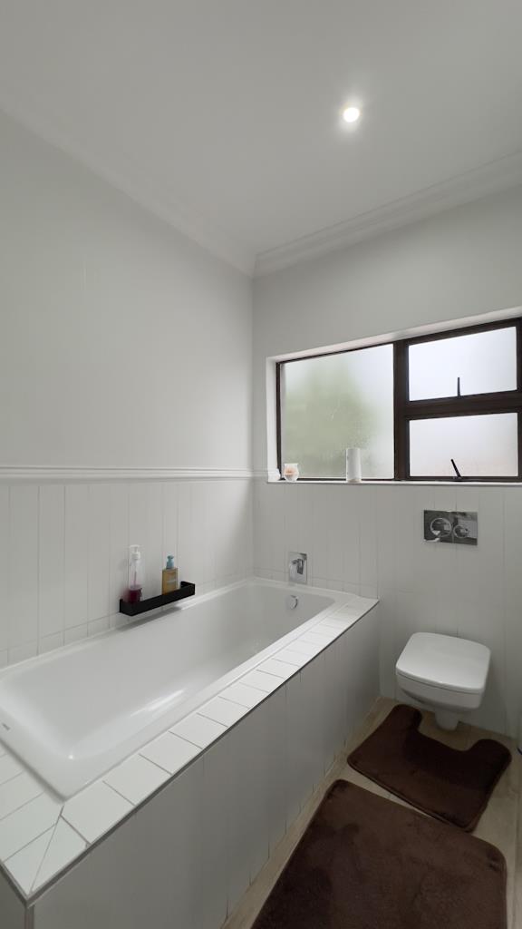 5 Bedroom Property for Sale in Midlands Estate Gauteng