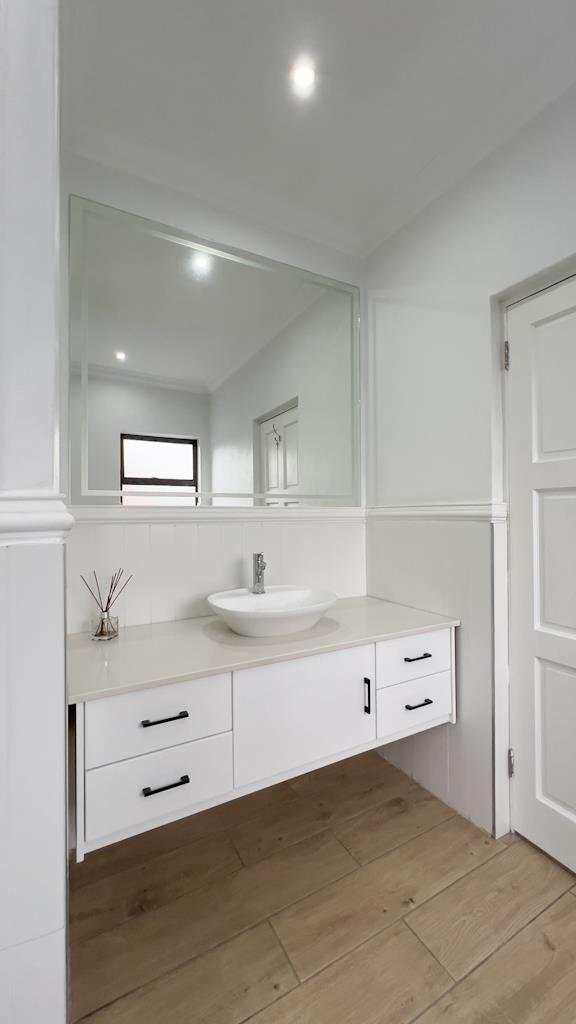 5 Bedroom Property for Sale in Midlands Estate Gauteng