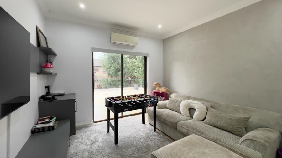 5 Bedroom Property for Sale in Midlands Estate Gauteng