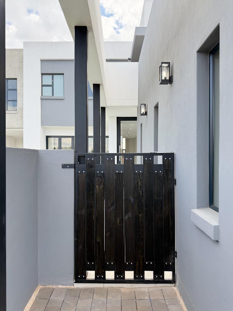 4 Bedroom Property for Sale in Midstream Estate Gauteng