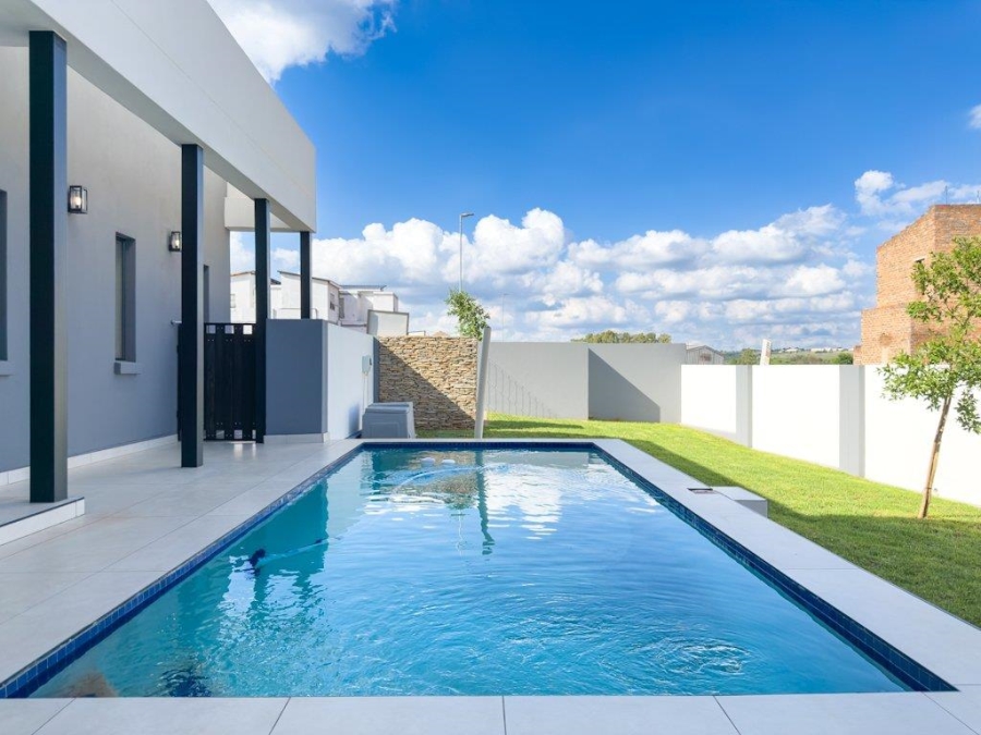 4 Bedroom Property for Sale in Midstream Estate Gauteng