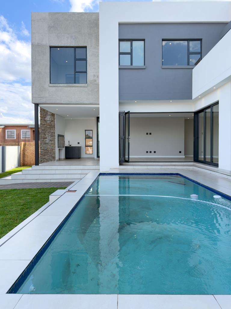 4 Bedroom Property for Sale in Midstream Estate Gauteng