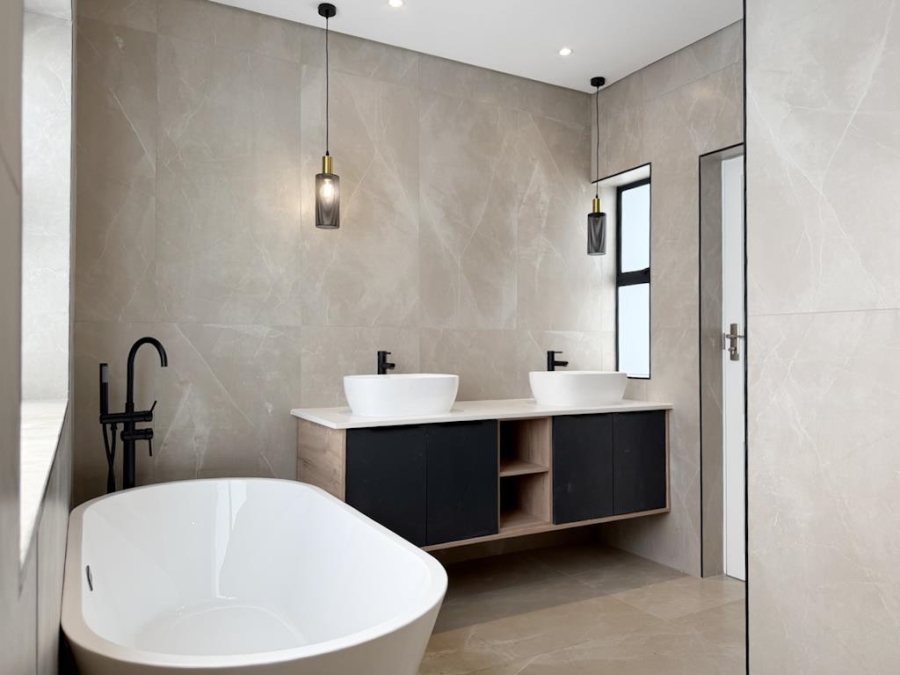 4 Bedroom Property for Sale in Midstream Estate Gauteng