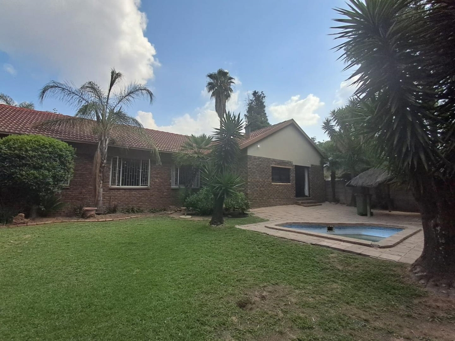 4 Bedroom Property for Sale in The Reeds Gauteng
