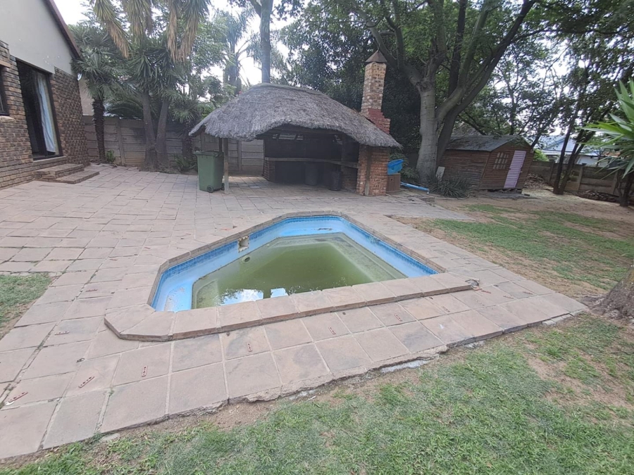 4 Bedroom Property for Sale in The Reeds Gauteng