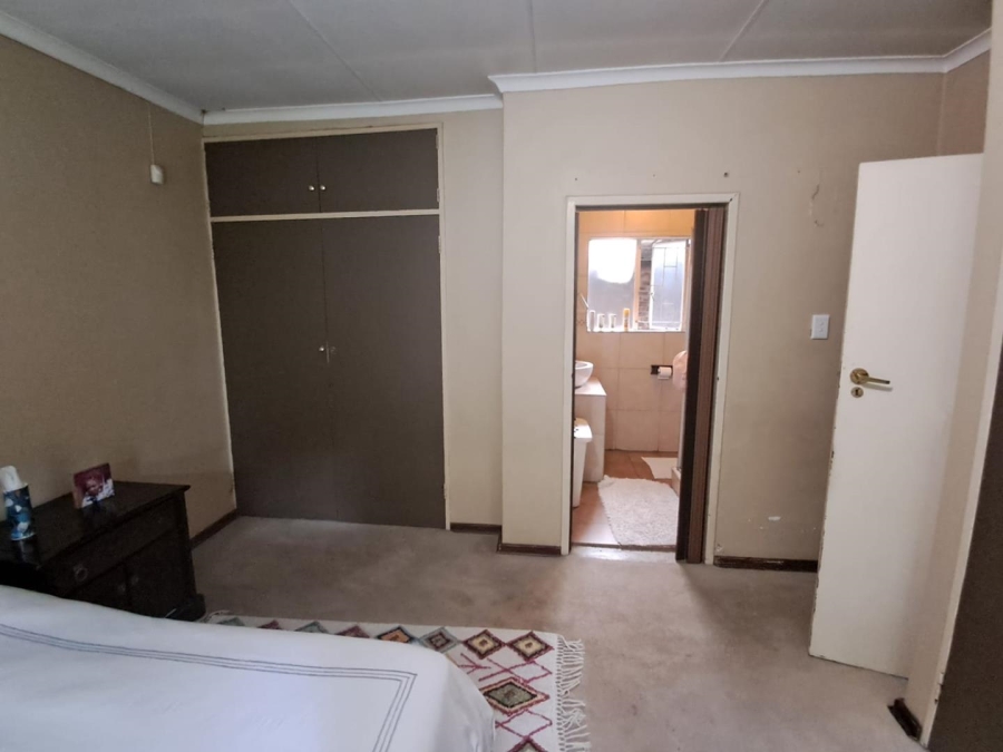 4 Bedroom Property for Sale in The Reeds Gauteng