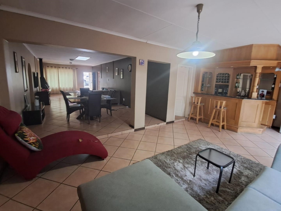 4 Bedroom Property for Sale in The Reeds Gauteng