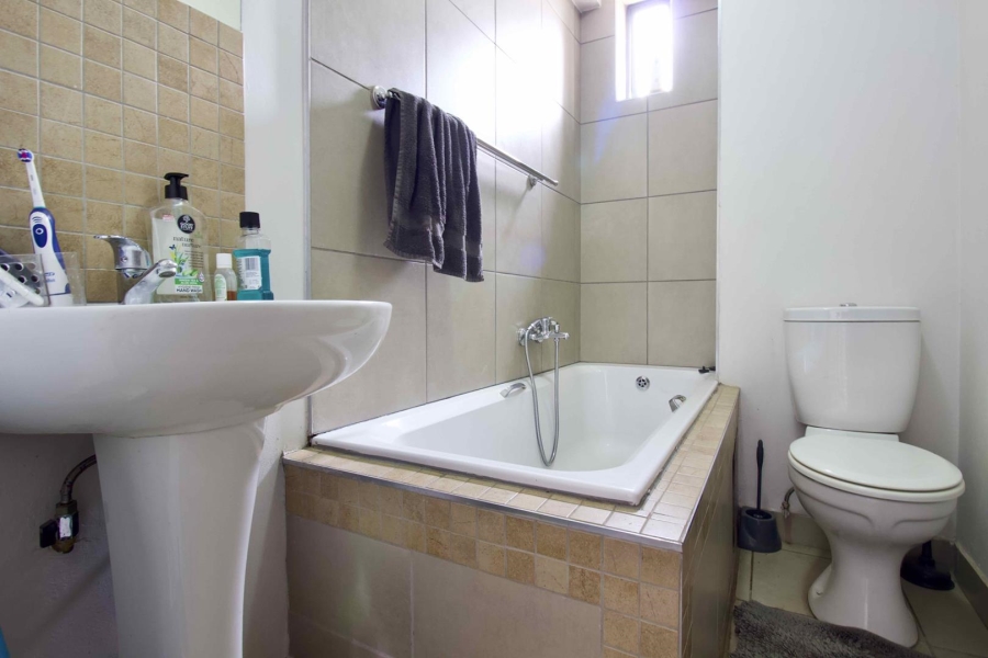 2 Bedroom Property for Sale in Elardus Park Gauteng