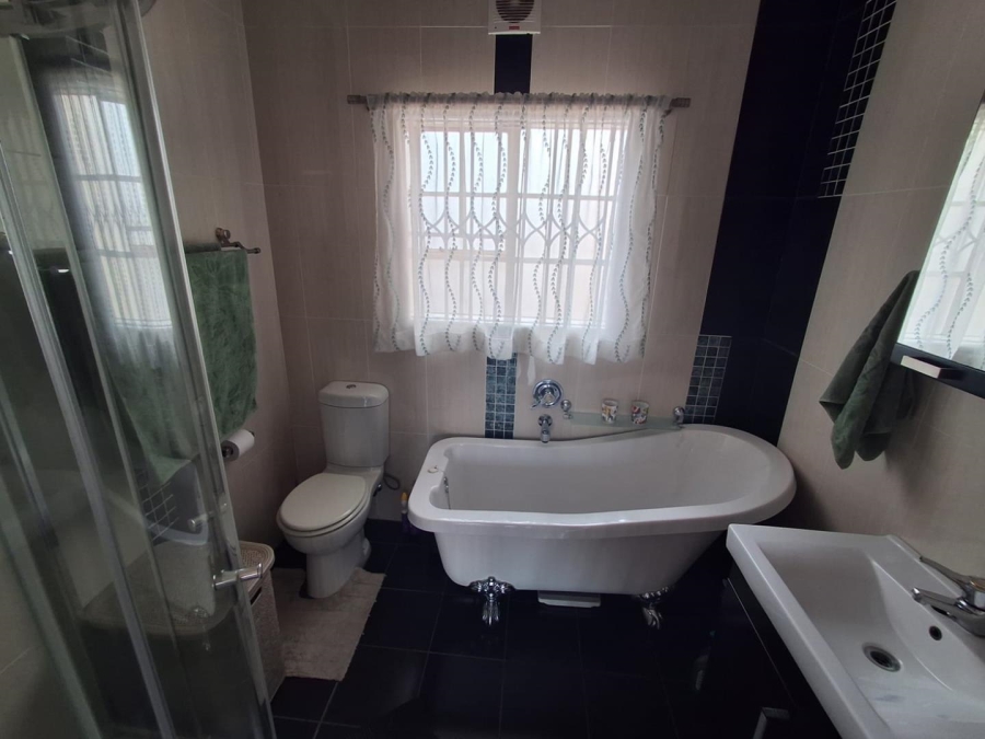 3 Bedroom Property for Sale in New Redruth Gauteng