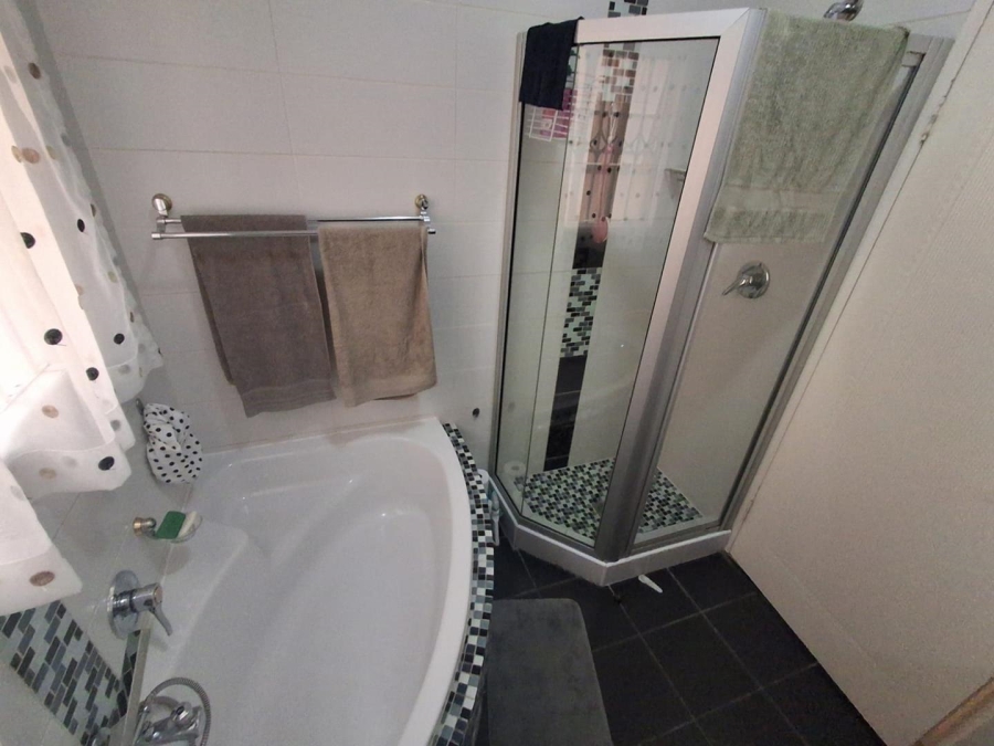 3 Bedroom Property for Sale in New Redruth Gauteng