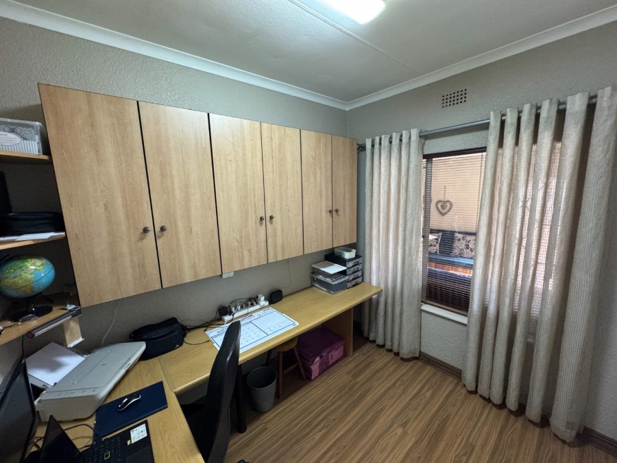4 Bedroom Property for Sale in Randhart Gauteng