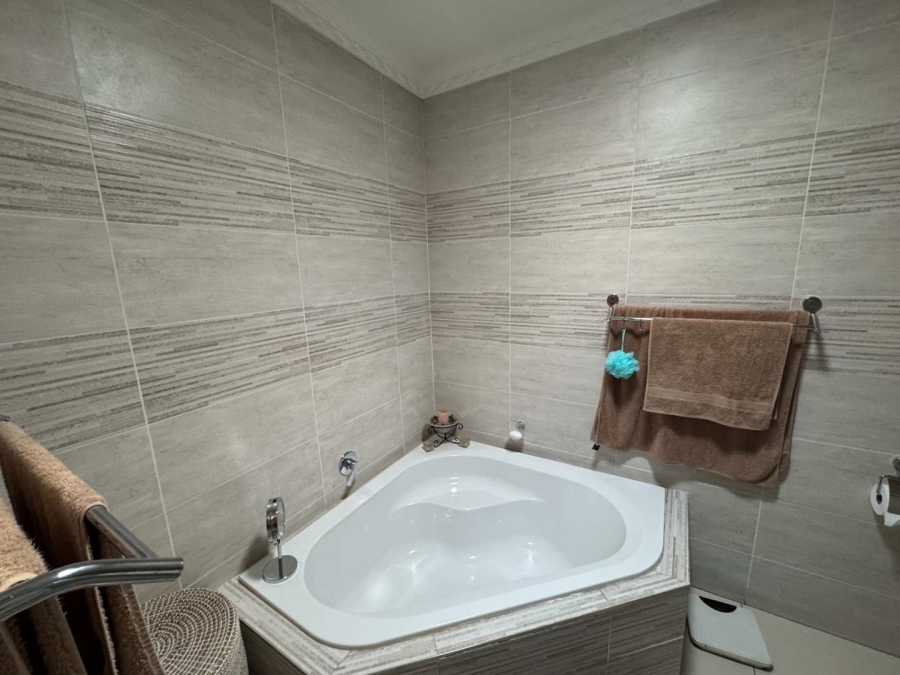 4 Bedroom Property for Sale in Randhart Gauteng