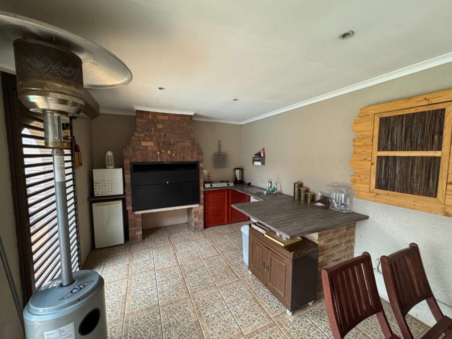 4 Bedroom Property for Sale in Randhart Gauteng