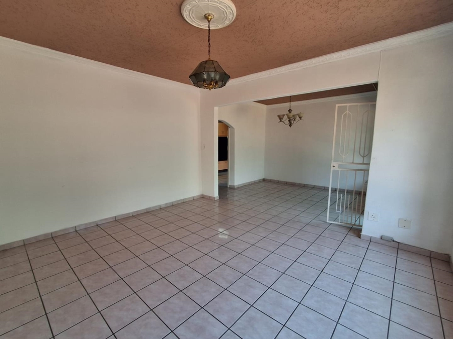 3 Bedroom Property for Sale in Mulbarton Gauteng