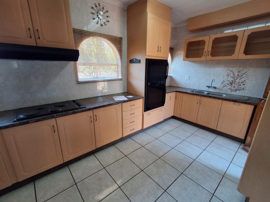 3 Bedroom Property for Sale in Mulbarton Gauteng