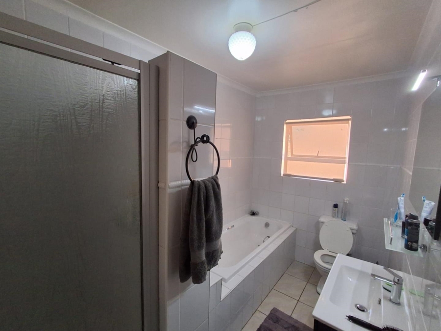 3 Bedroom Property for Sale in Glenvista Gauteng