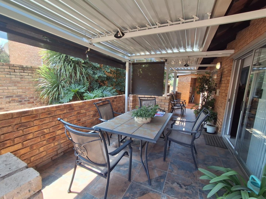 3 Bedroom Property for Sale in Glenvista Gauteng