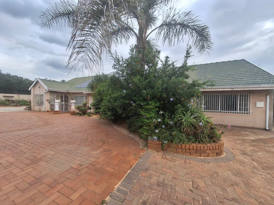5 Bedroom Property for Sale in Farrar Park Gauteng