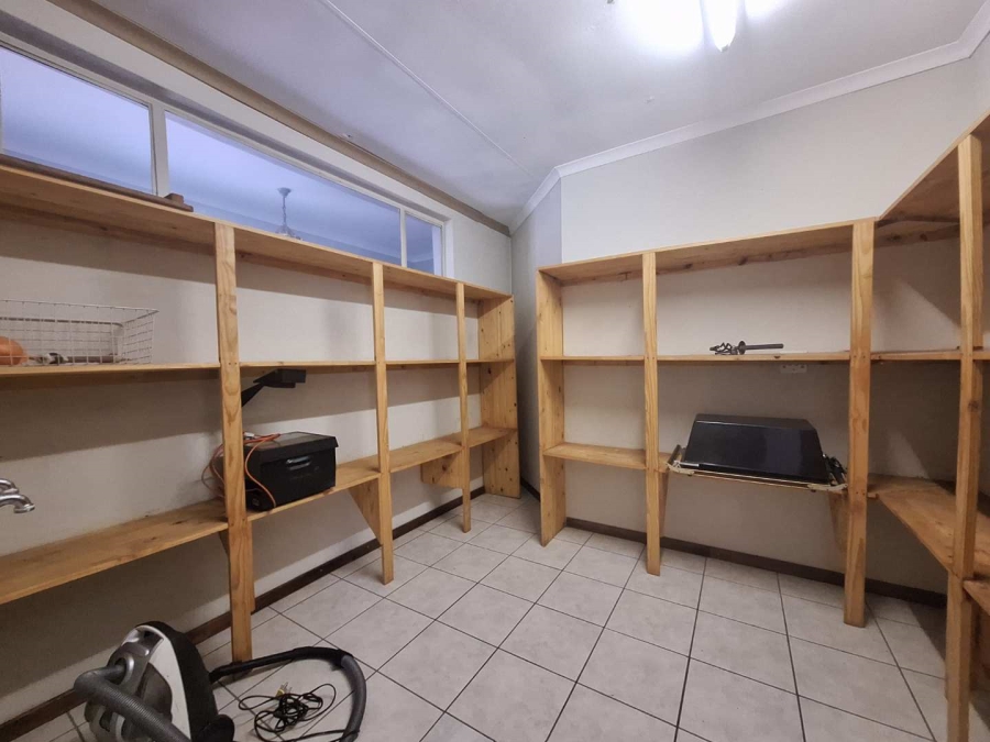 5 Bedroom Property for Sale in Farrar Park Gauteng