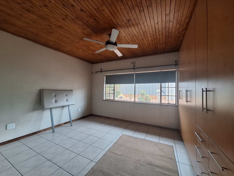 5 Bedroom Property for Sale in Farrar Park Gauteng