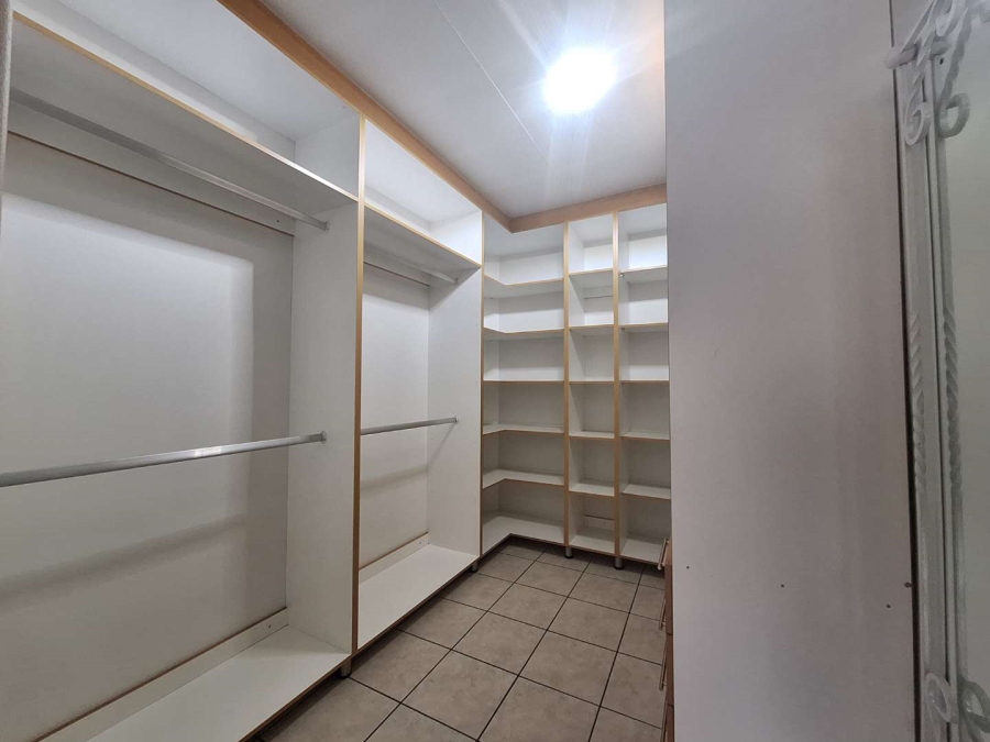 5 Bedroom Property for Sale in Farrar Park Gauteng