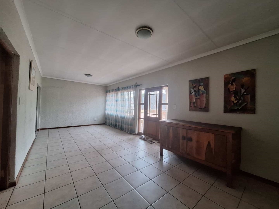 5 Bedroom Property for Sale in Farrar Park Gauteng