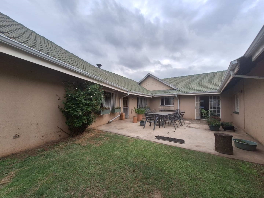 5 Bedroom Property for Sale in Farrar Park Gauteng