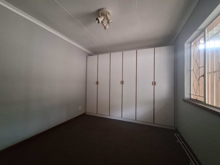 5 Bedroom Property for Sale in Farrar Park Gauteng