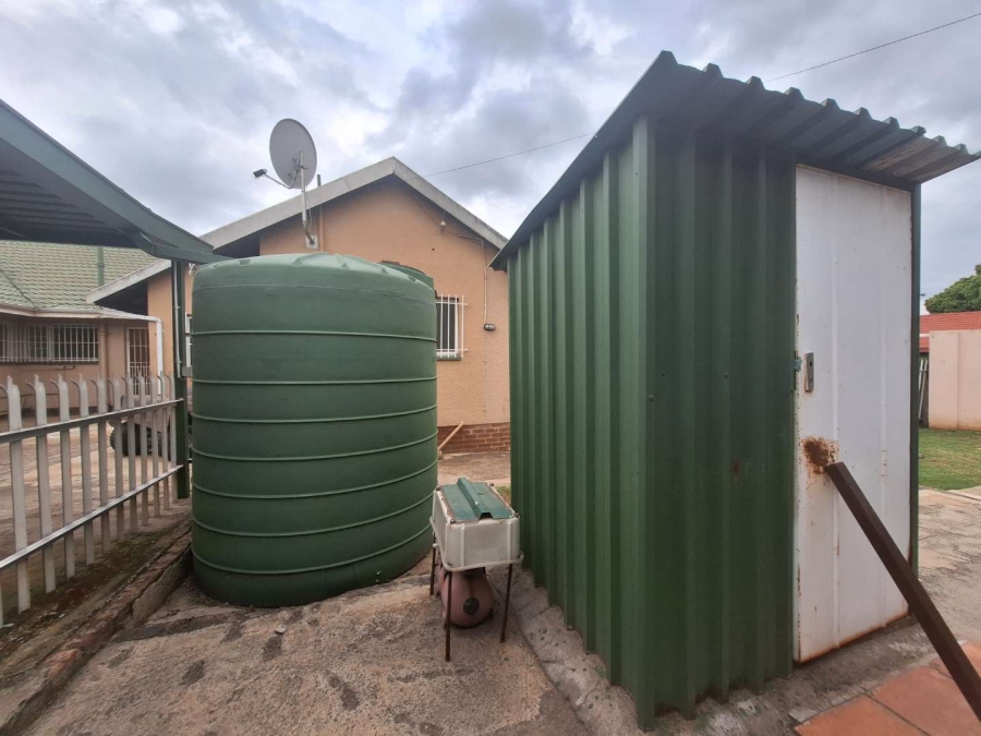 5 Bedroom Property for Sale in Farrar Park Gauteng