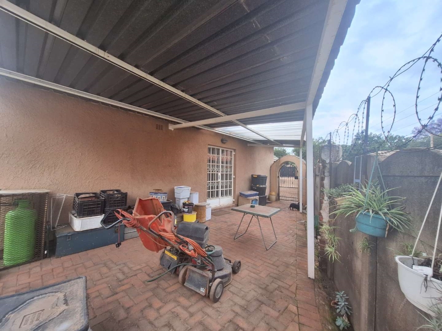 5 Bedroom Property for Sale in Farrar Park Gauteng