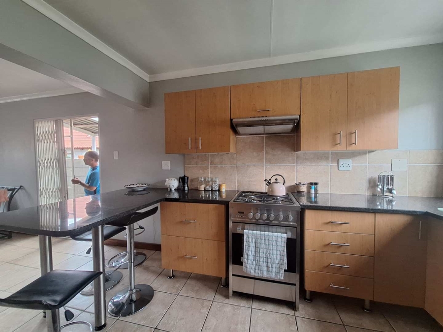 5 Bedroom Property for Sale in Farrar Park Gauteng