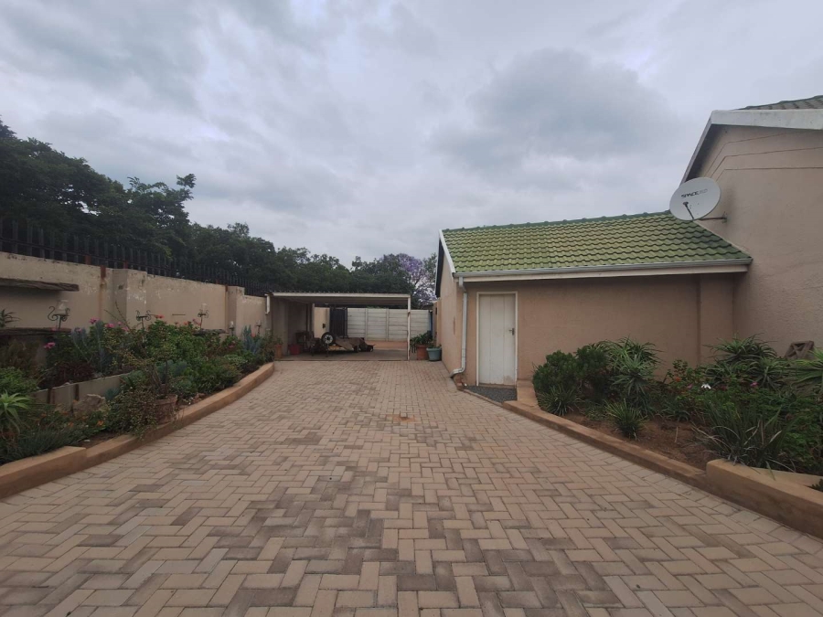 5 Bedroom Property for Sale in Farrar Park Gauteng