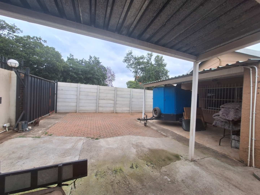 5 Bedroom Property for Sale in Farrar Park Gauteng