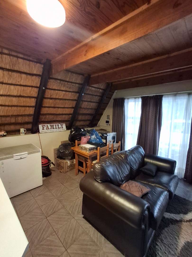 To Let 2 Bedroom Property for Rent in Raslouw A H Gauteng