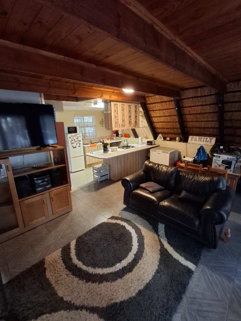 To Let 2 Bedroom Property for Rent in Raslouw A H Gauteng