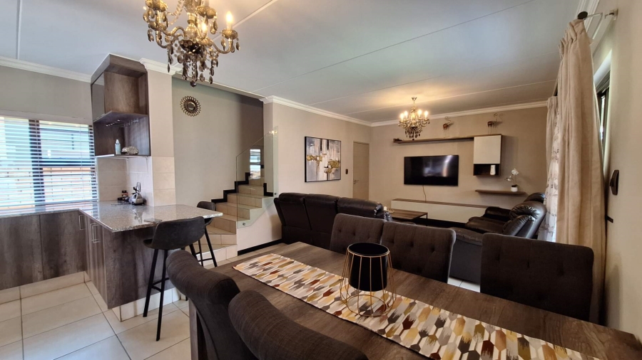 To Let 3 Bedroom Property for Rent in Honeydew Ridge Gauteng