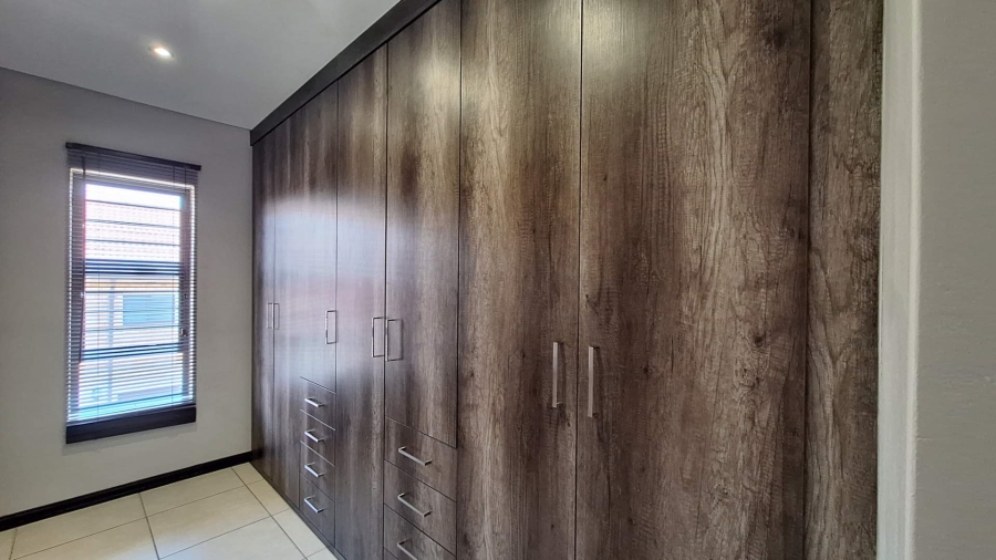 To Let 3 Bedroom Property for Rent in Honeydew Ridge Gauteng