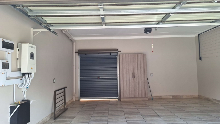To Let 3 Bedroom Property for Rent in Honeydew Ridge Gauteng
