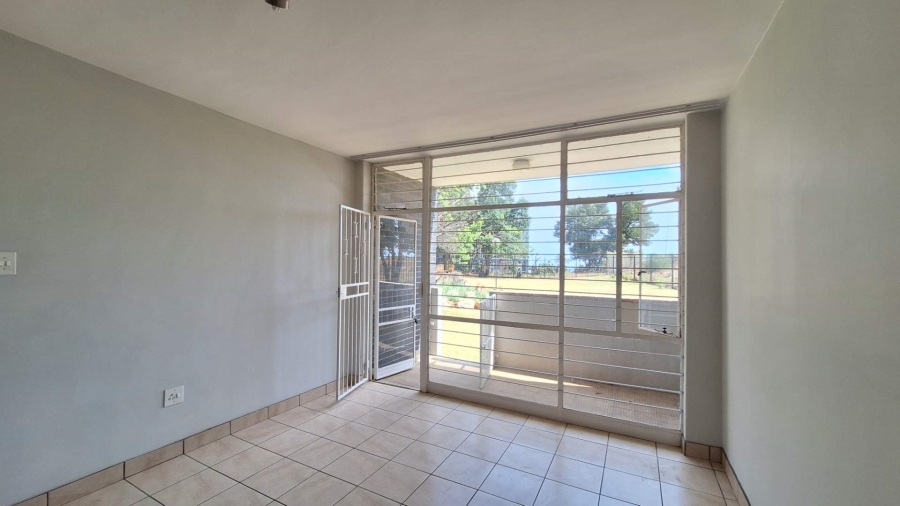 To Let 2 Bedroom Property for Rent in Horison Gauteng