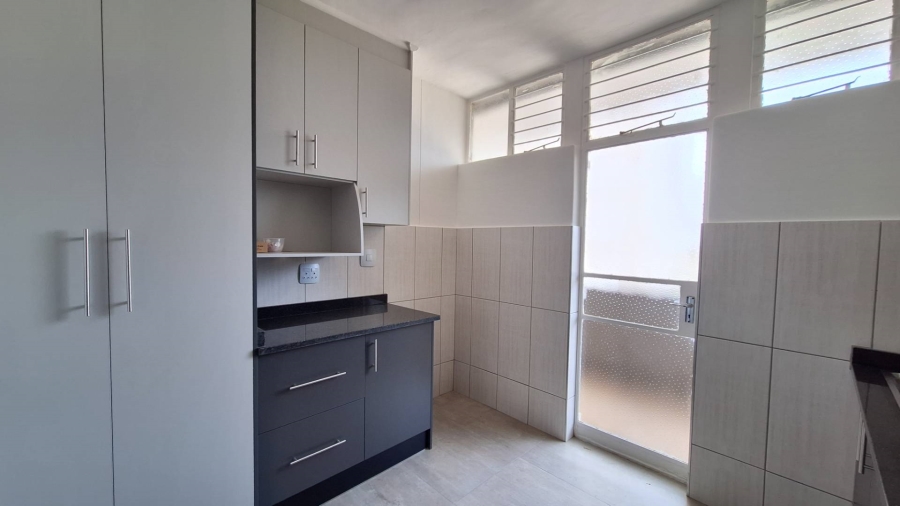 To Let 2 Bedroom Property for Rent in Constantia Kloof Gauteng