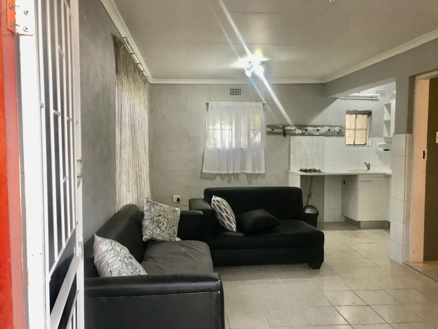 To Let 1 Bedroom Property for Rent in Sandringham Gauteng