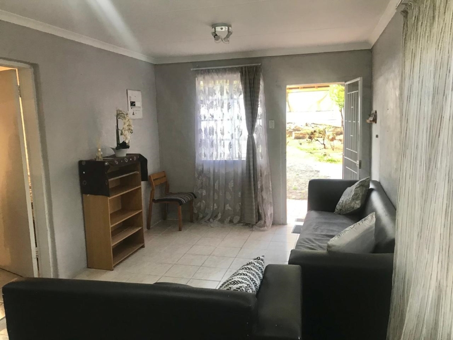 To Let 1 Bedroom Property for Rent in Sandringham Gauteng